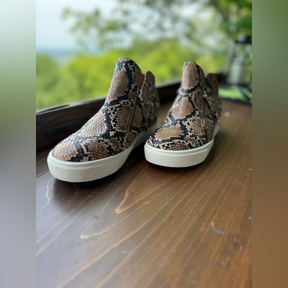 🎉 Bundle 3 for $21 🎉 Steve Madden Caliber 7.5 Wedge Snakeskin Platform Sneaker - Picture 8 of 12